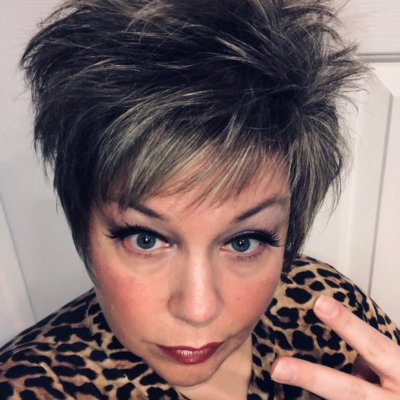 Meet your Posher, Sarah - Picture 1 of 1